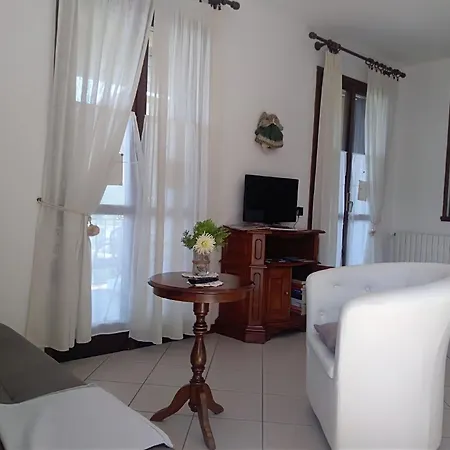 דירה Ferienwohnung In Der Zweiten Etage Fuer 4 Personen