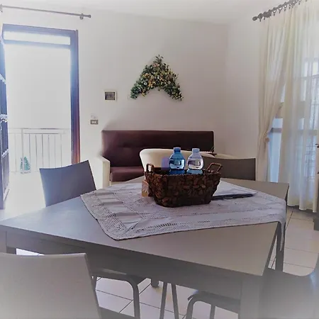 Ferienwohnung In Der Zweiten Etage Fuer 4 Personen דירה *